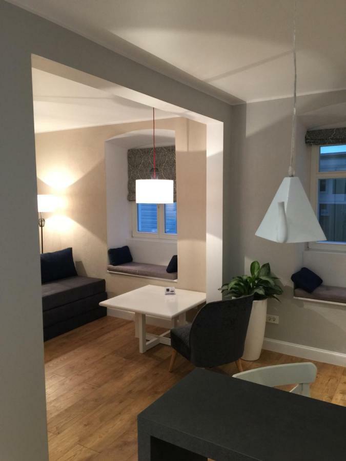 Quiboo Appartement Braşov Buitenkant foto