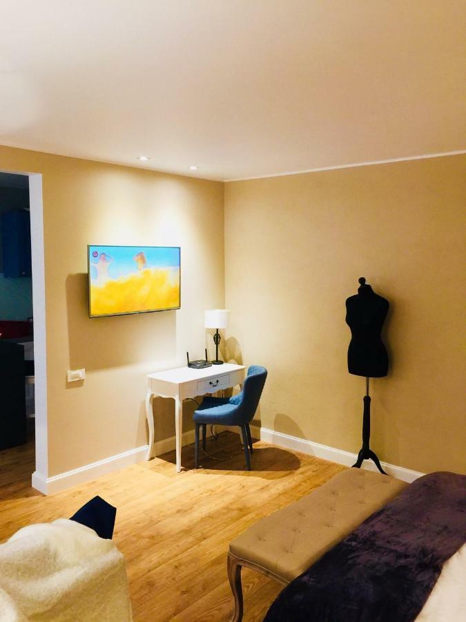 Quiboo Appartement Braşov Buitenkant foto