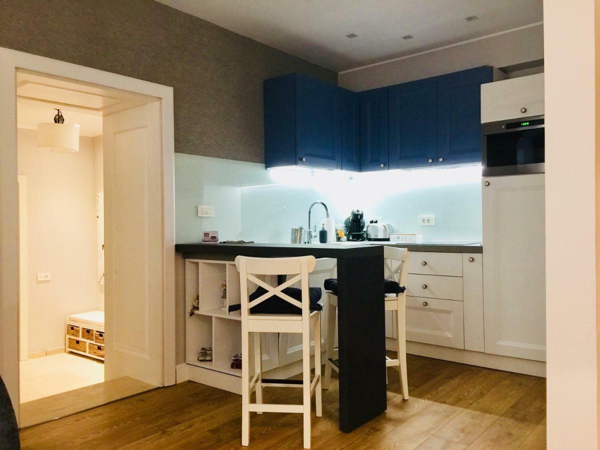 Quiboo Appartement Braşov Buitenkant foto