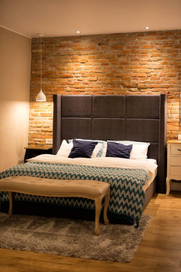 Quiboo Appartement Braşov Buitenkant foto