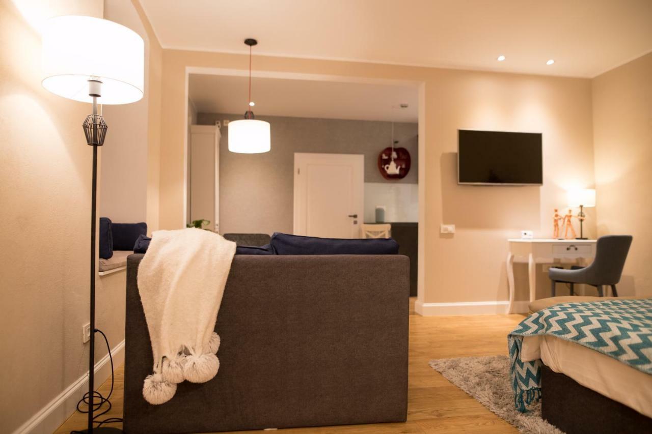 Quiboo Appartement Braşov Buitenkant foto