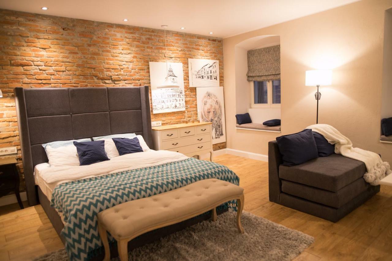 Quiboo Appartement Braşov Buitenkant foto
