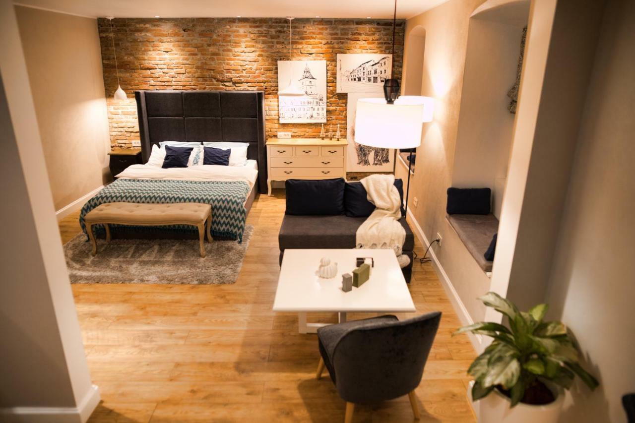 Quiboo Appartement Braşov Buitenkant foto