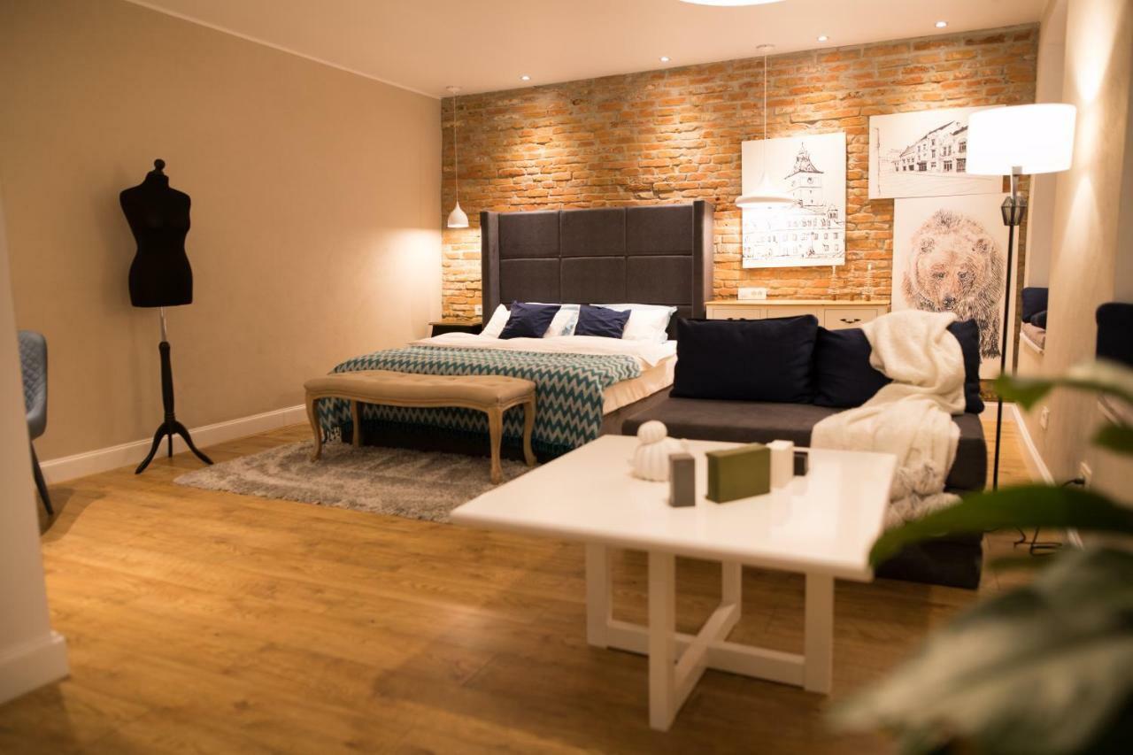 Quiboo Appartement Braşov Buitenkant foto