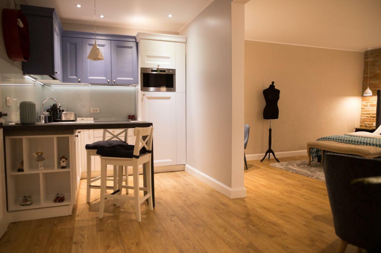 Quiboo Appartement Braşov Buitenkant foto