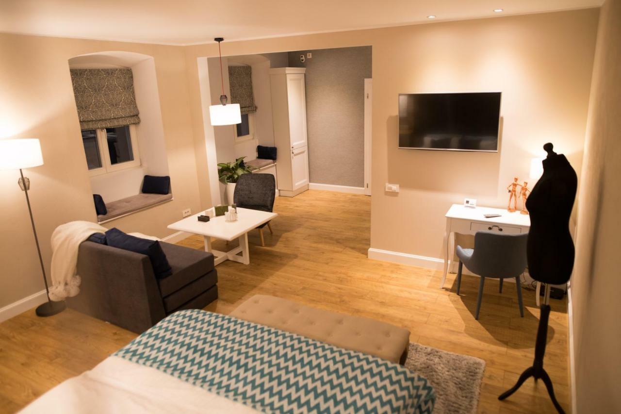 Quiboo Appartement Braşov Buitenkant foto