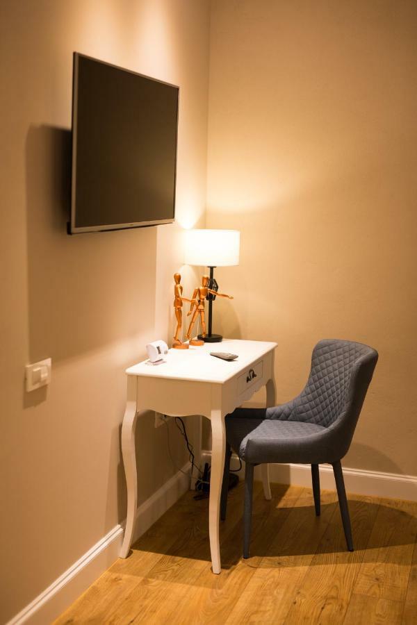 Quiboo Appartement Braşov Buitenkant foto