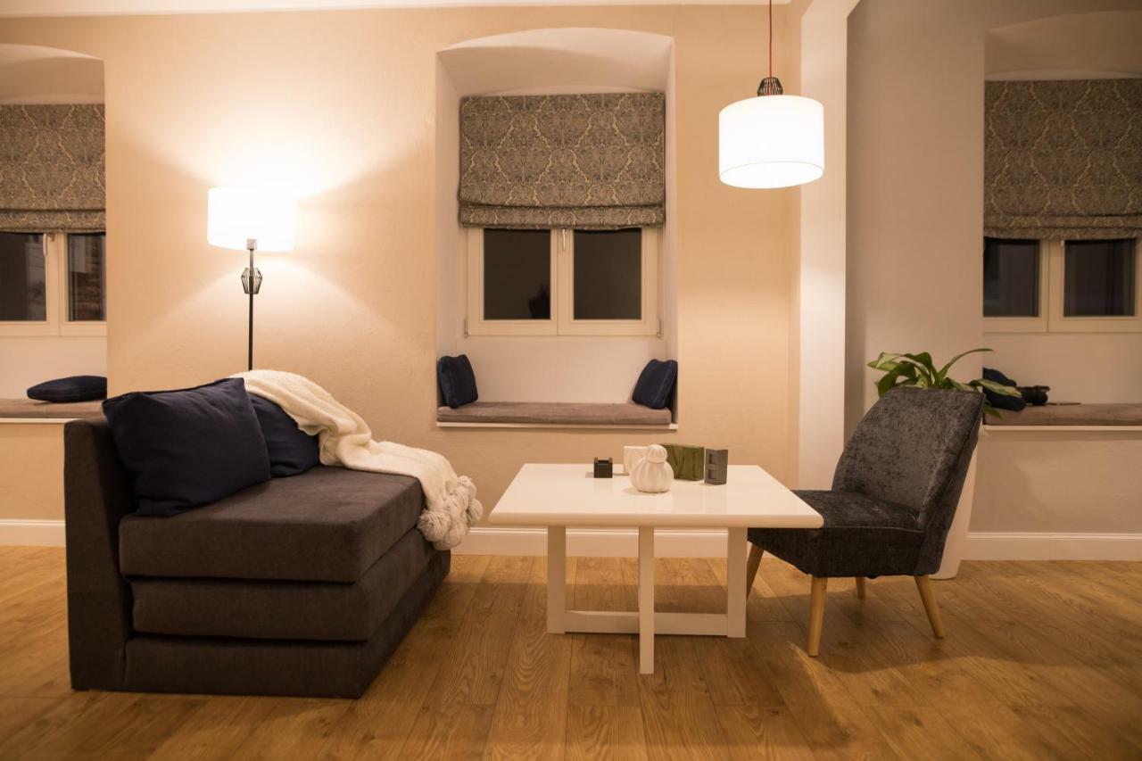 Quiboo Appartement Braşov Buitenkant foto