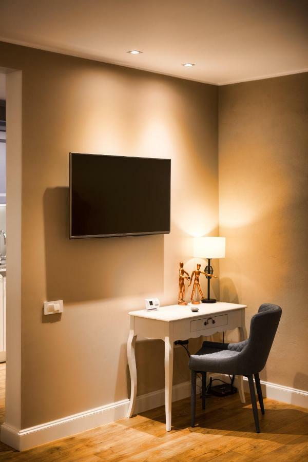 Quiboo Appartement Braşov Buitenkant foto