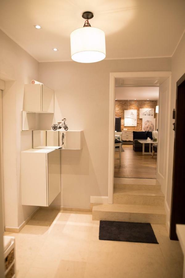 Quiboo Appartement Braşov Buitenkant foto
