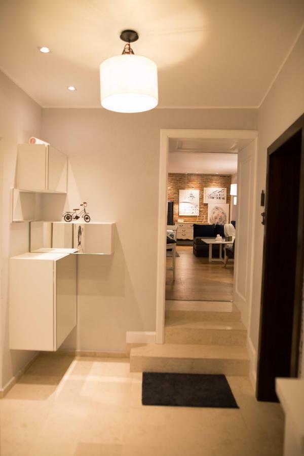Quiboo Appartement Braşov Buitenkant foto