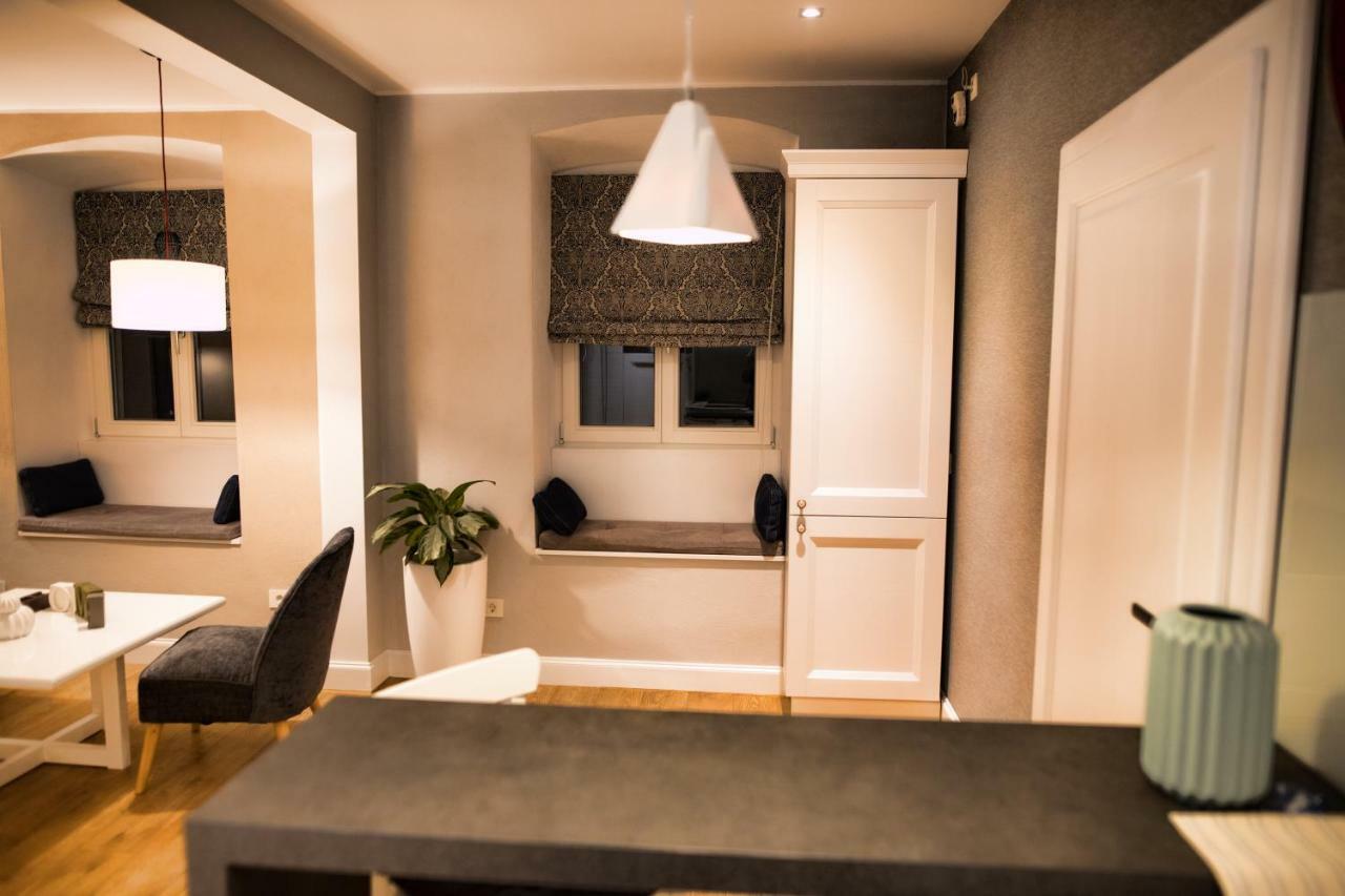 Quiboo Appartement Braşov Buitenkant foto